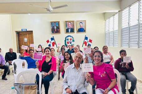 Grupo en charla de octubre rosa